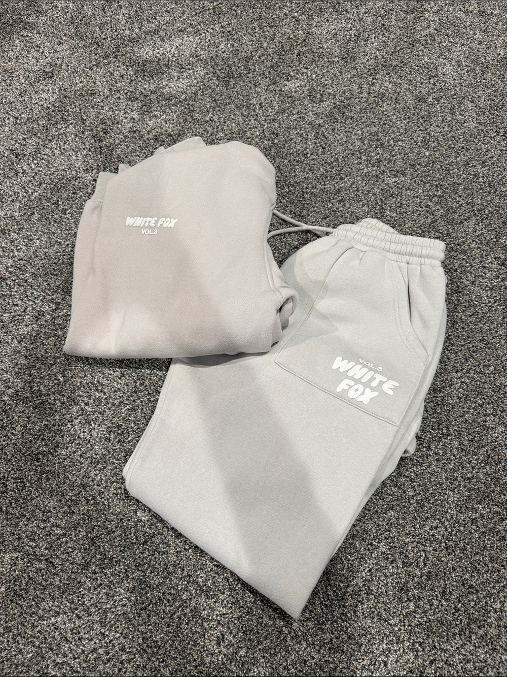 White Fox Matching Set Volume 3 (Hoodie M/L) (Pants S)